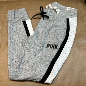 🖤NWT: Pink by Victoria’s Secret joggers🖤